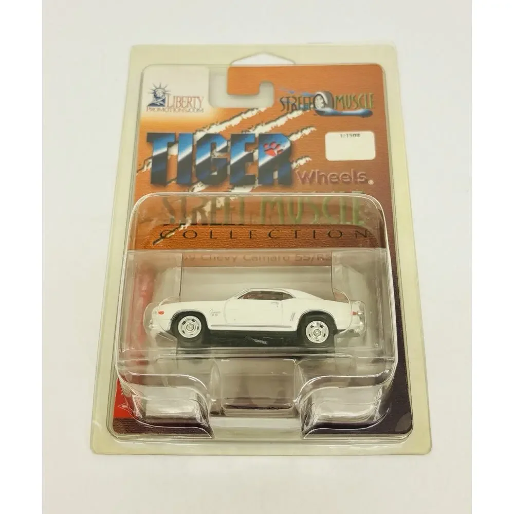 Tiger Wheels 1969 Chevy Camaro SS/RS 396 White Street Muscle w/ Protector 1/1500